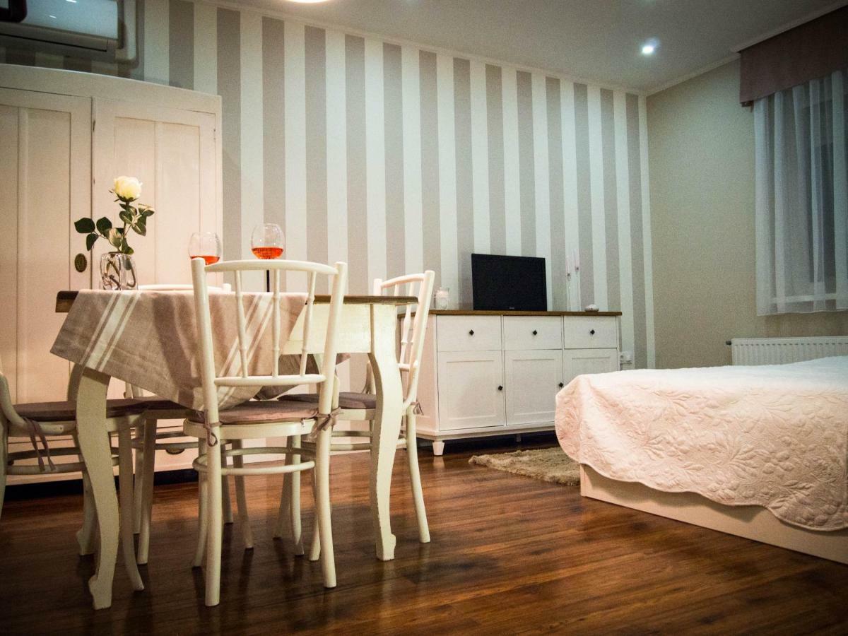 Feliz Apartman Gyula Exterior foto